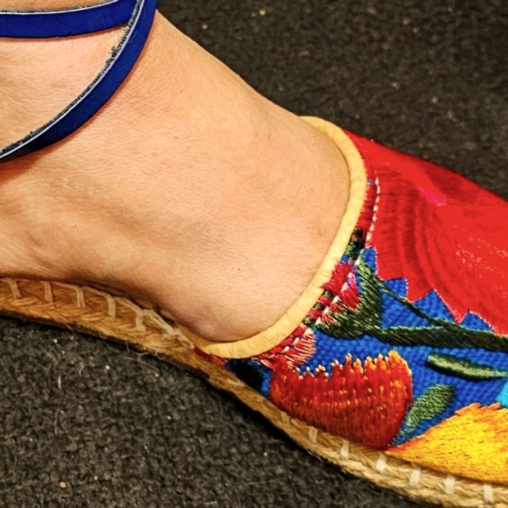 Huarache Artesanal/ Womens Artisanal Leather & Embroidered shoes